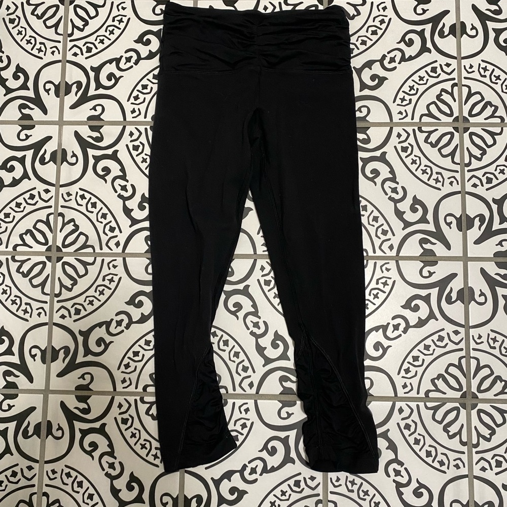 Lululemon Embrace Crop Black Size 4